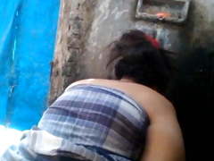 Big ass aunty bath